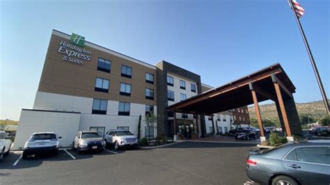 HOLIDAY INN EXPRESS & SUITES THE DALLES - Updated August 2024 - 10 Photos - 2920 W 6th St, The ...