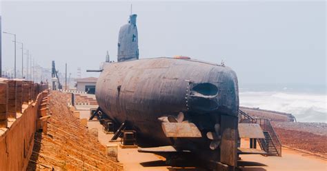 Menariknya Submarine Museum Visakhapatnam, India