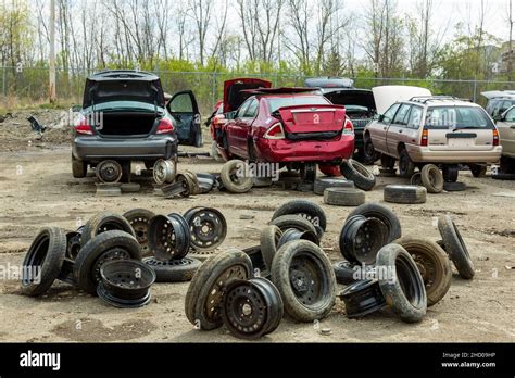 Vehicle salvage yard hi-res stock photography and images - Alamy