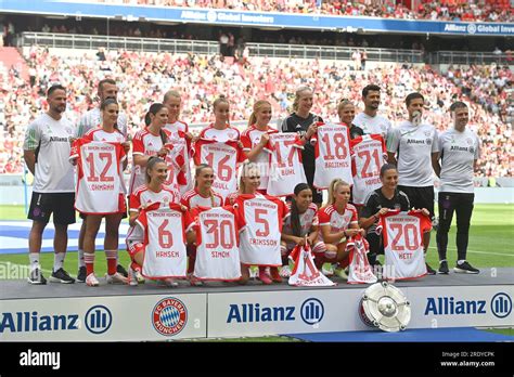 Team photo, team, team, team photo. Team presentation FC Bayern Munich ...