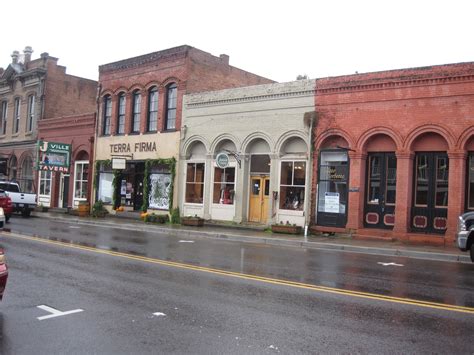 Historic Main Street in Jacksonville, Oregon - JP loves LIFE!