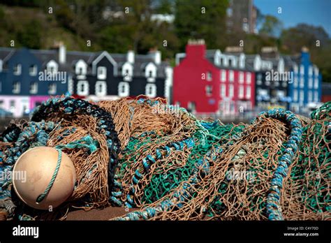 tobermory harbour scotland Stock Photo - Alamy