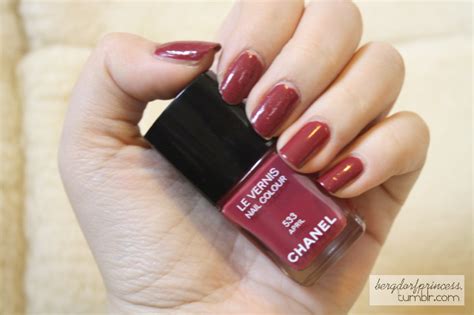 a stroke of fabulosity: Chanel Nail Polish Swatches