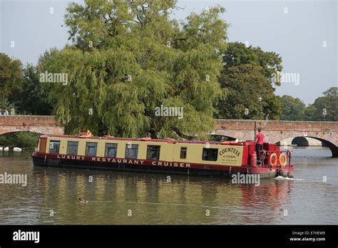 River Cruise boat at Stratford-upon-Avon Stock Photo - Alamy