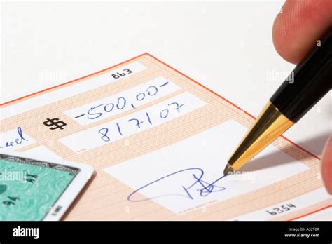 Bank signature hi-res stock photography and images - Alamy