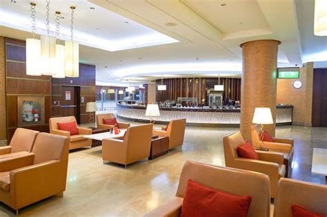 Emirates First Class Lounge Editorial Photo - Image of colour, airport: 102932801