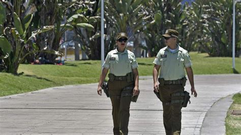 “Más funcional, más seguro y más cercano”: Así luce el nuevo uniforme ...