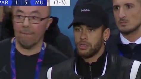 Manchester United vs PSG: Neymar goes off on VAR call - Sports Illustrated