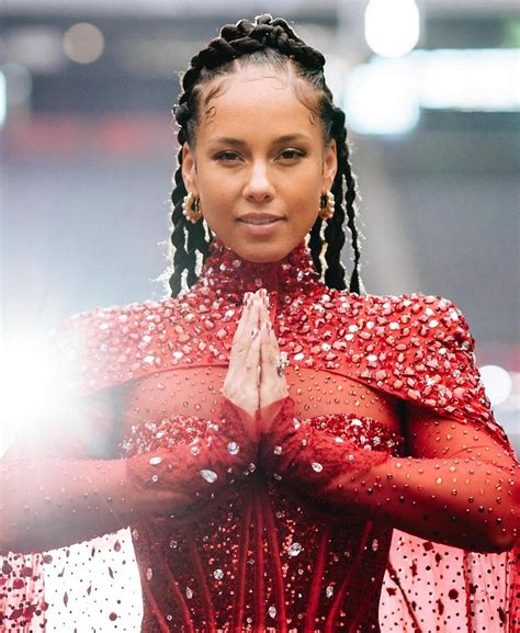 Alicia Keys Shines in Red Hot Look at 2024 Super Bowl Halftime Show ...