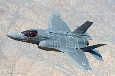 A Royal Air Force F-35B going through its paces at Edwards AFB [1024x682] : r/MilitaryPorn