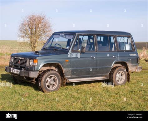 Salisbury Plain Mitsubishi Shogun Pajero off road 4wd Four Wheel Drive vehicle Stock Photo - Alamy