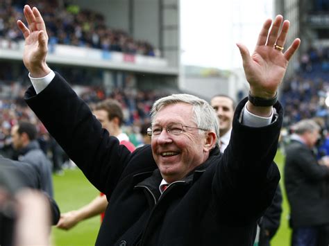 Manchester United coach Alex Ferguson retiring at end of season - CBS News