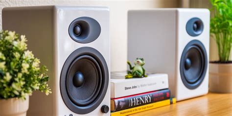 What Are Bookshelf Speakers and Why Do You Need Them?