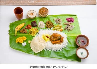 Onam Sadhya Served Banana Leaf South Stock Photo 1907576497 | Shutterstock