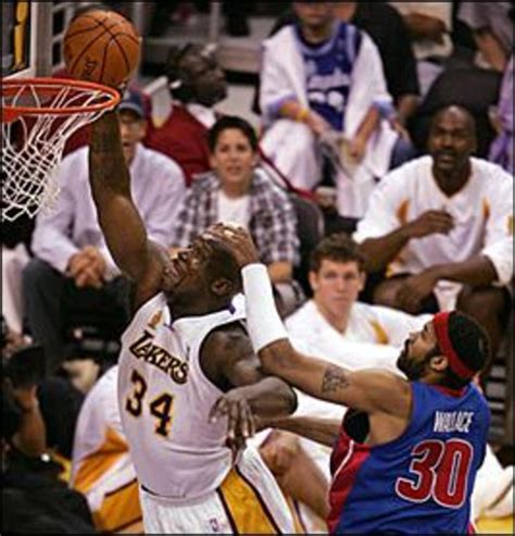 2004 NBA Finals: Game 1 - CBS News