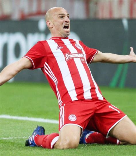 Esteban Cambiasso Scored A Goal For Olympiakos In The Europa League