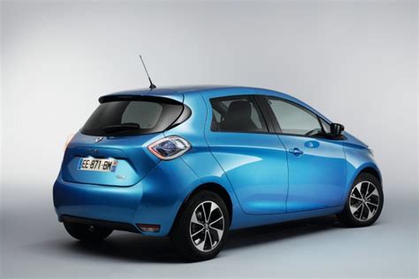 Used Renault electric-car batteries provide DC fast-charging on highway