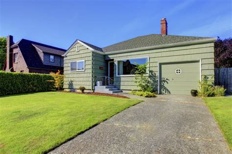 Green American Northwest Rambler House Exterior. Stock Photo - Image of ...