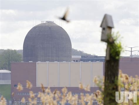 Photo: Indian Point Nuclear Power Plant Closes in New York ...