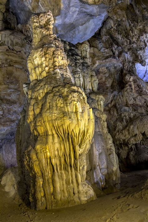 Inside Beautiful Paradise Cave, Phong Nha Stock Photo - Image of duong ...