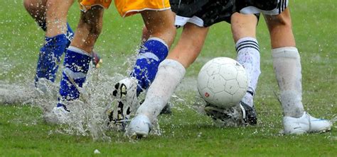 People in rain - Google Search | Soccer, Rain, Good times