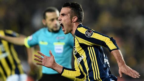 Van Persie double gives Fenerbahce derby glory | FourFourTwo