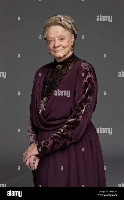 Maggie smith downton abbey hi-res stock photography and images - Alamy