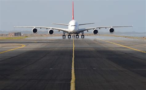 Qantas A380 Get Ready to Takeoff At Sydney Airport | Aircraft Wallpaper Galleries