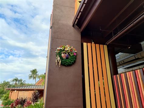 Disney's Polynesian Village Resort Decorated for 2022 Holidays - WDW ...