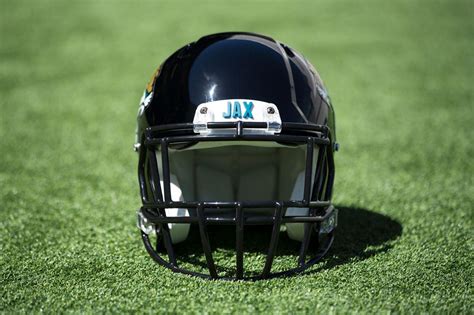 Jaguars Unveil New Uniforms With Focus on Tradition And Teal | WJCT NEWS