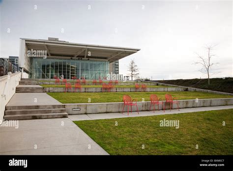 Olympic Sculpture Park - Seattle, Washington Stock Photo - Alamy