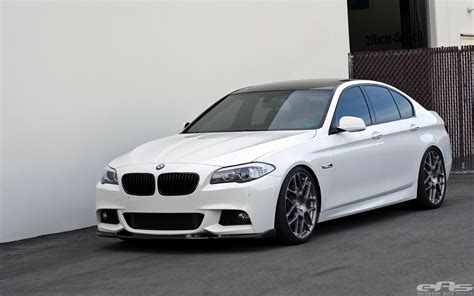 Alpine White BMW 550i Looks Fresh - autoevolution