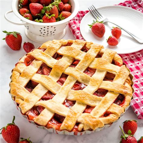 Classic Strawberry Pie {Summer Dessert} - The Busy Baker