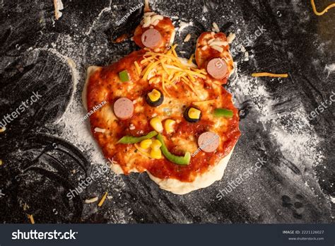 1,008 Pizza Scissors Images, Stock Photos & Vectors | Shutterstock