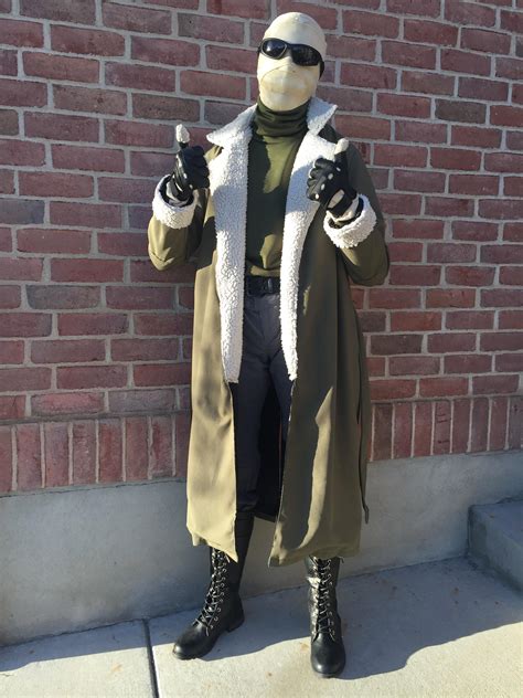 Just finished my Larry cosplay in time to wear it to SLC FanX tomorrow! : r/DCDoomPatrol