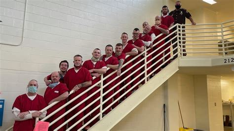 Inmates graduate from Bartholomew Co. Jail drug program | wthr.com