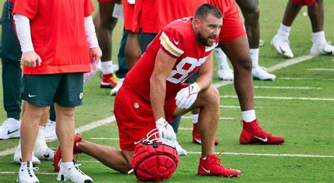 Travis Kelce Returns To Pracrtice