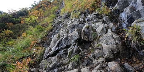 岩の山を登る！鎖場特集 鎖場のある山と鎖場の登り方-登山百景