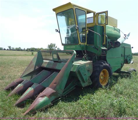 John Deere 55 combine in Parker, KS | Item 2177 sold | Purple Wave