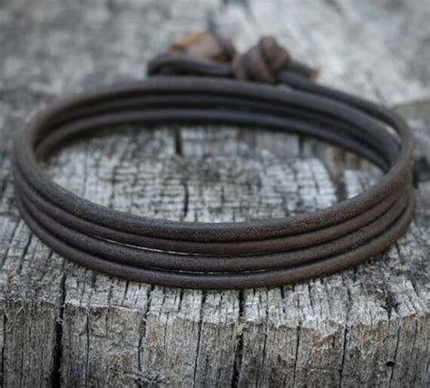 8 Reasons Why Men Should Be Wearing Leather Bracelets - Surflegacy