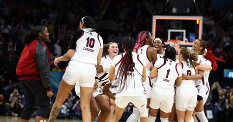 UConn vs. South Carolina score, updates: Gamecocks finish dominant season with blowout victory ...