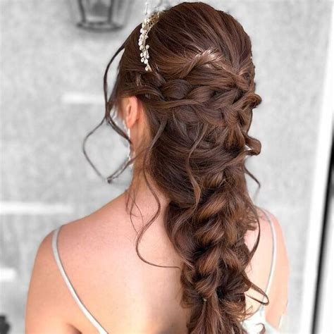 50 Elegant Princess Hairstyles for Women in 2022 (With Pictures)