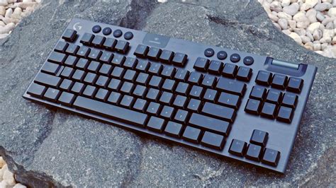 Logitech G915 TKL Review: Skinny but Solid – Review Geek