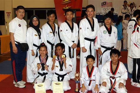 GALERI FOTO: 1st TAEKWONDO MALAYSIA WTF NATIONAL POOMSAE CHAMPIONSHIP 2011