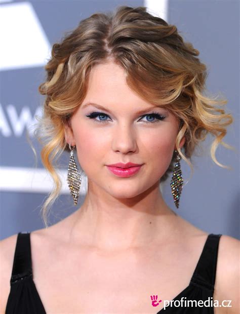 Celebrity Hairstyles Taylor Swift | 2013 hair trends