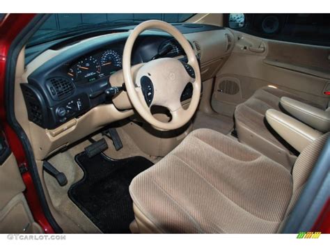 Beige Interior 1996 Dodge Grand Caravan ES Photo #41644907 | GTCarLot.com