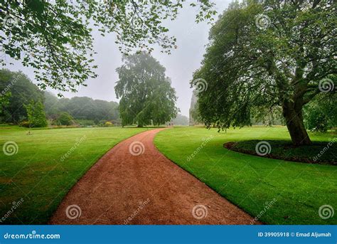 Gardens of the Palace of Holyroodhouse, Edinburgh Stock Photo - Image of travel, palace: 39905918