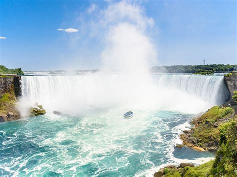 13 Famous Landmarks in Canada: Fascinating Facts | Reader's Digest