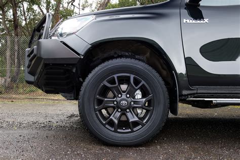 New Toyota Hilux gets over 60 accessories in Australia 2016-toyota-hilux-genuine-accessories-10 ...