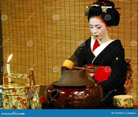 Geisha tea ceremony editorial stock photo. Image of white - 41979413